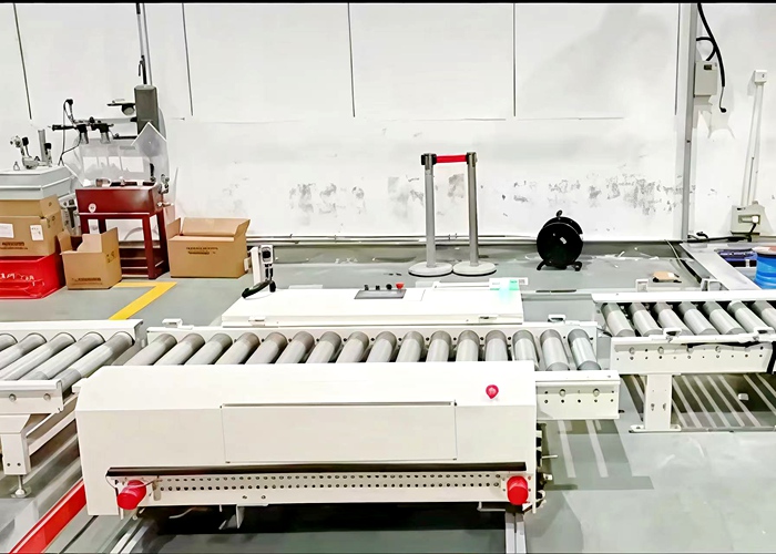 辊轮自动化小车