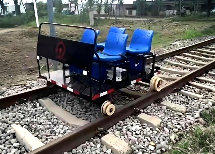 轨道巡检车